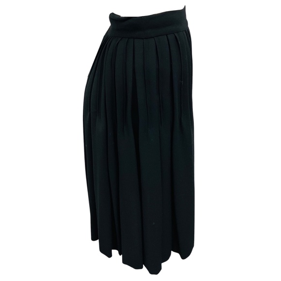 CHANEL BLACK PLEATED MID LENGTH SKIRT - Picture 2 of 5